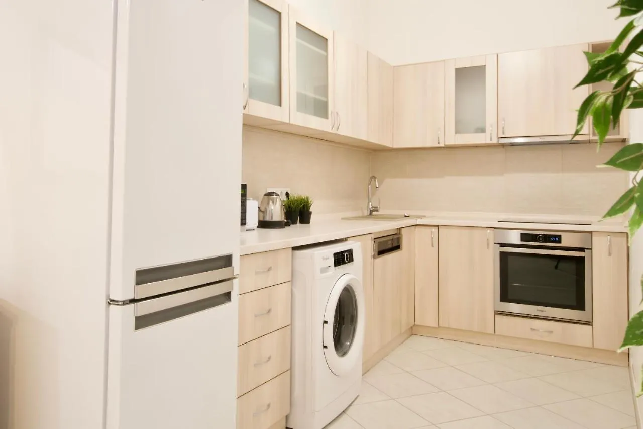 Premium Apartments By Hi5 - Elegant Suites Budapest