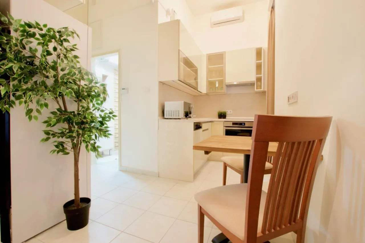 Premium Apartments By Hi5 - Elegant Suites Budapest Hungary