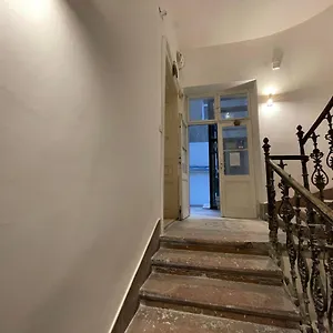 Colton Paulay Apartament
