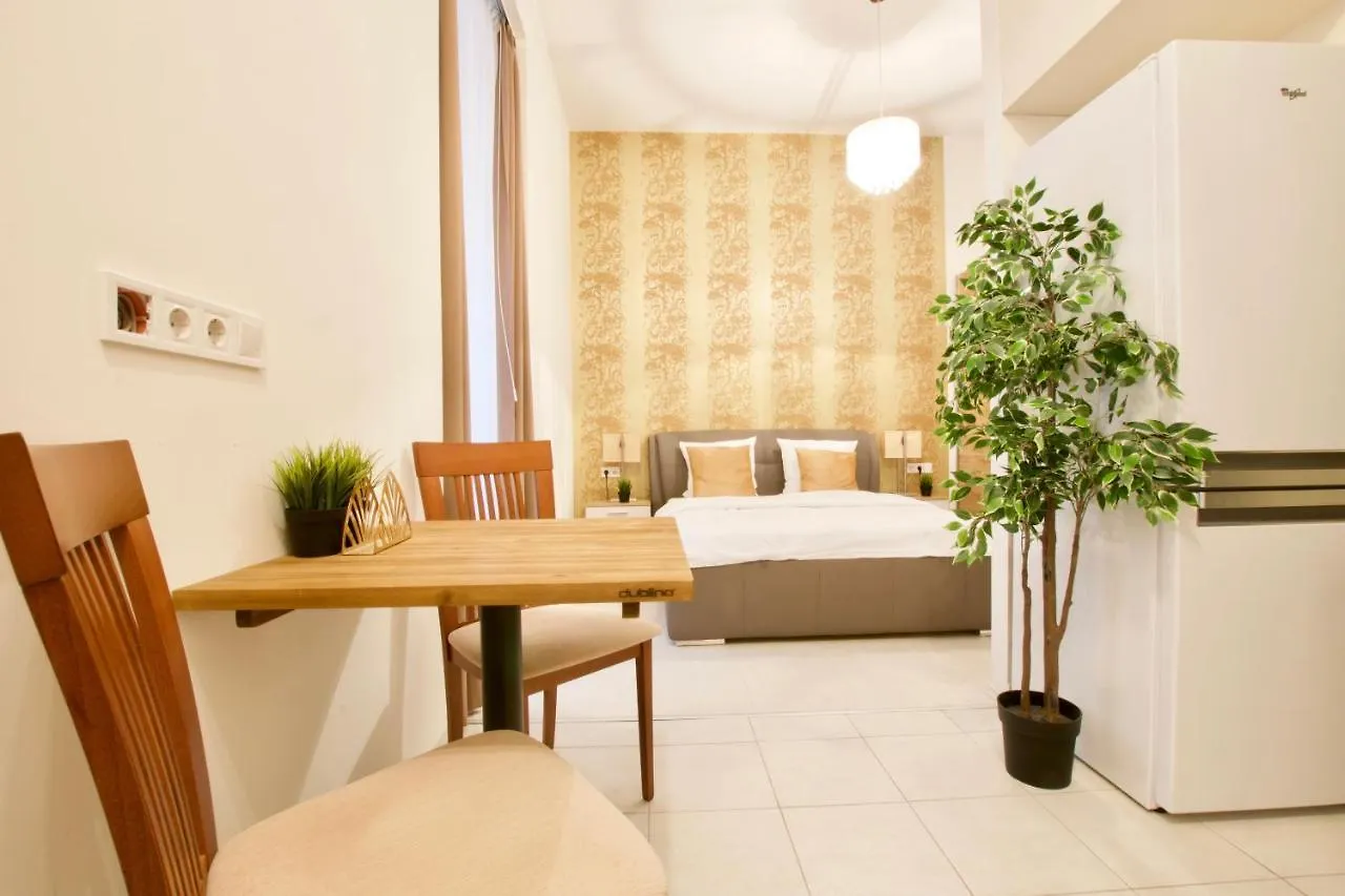 Premium Apartments By Hi5 - Elegant Suites Budapest Hungary