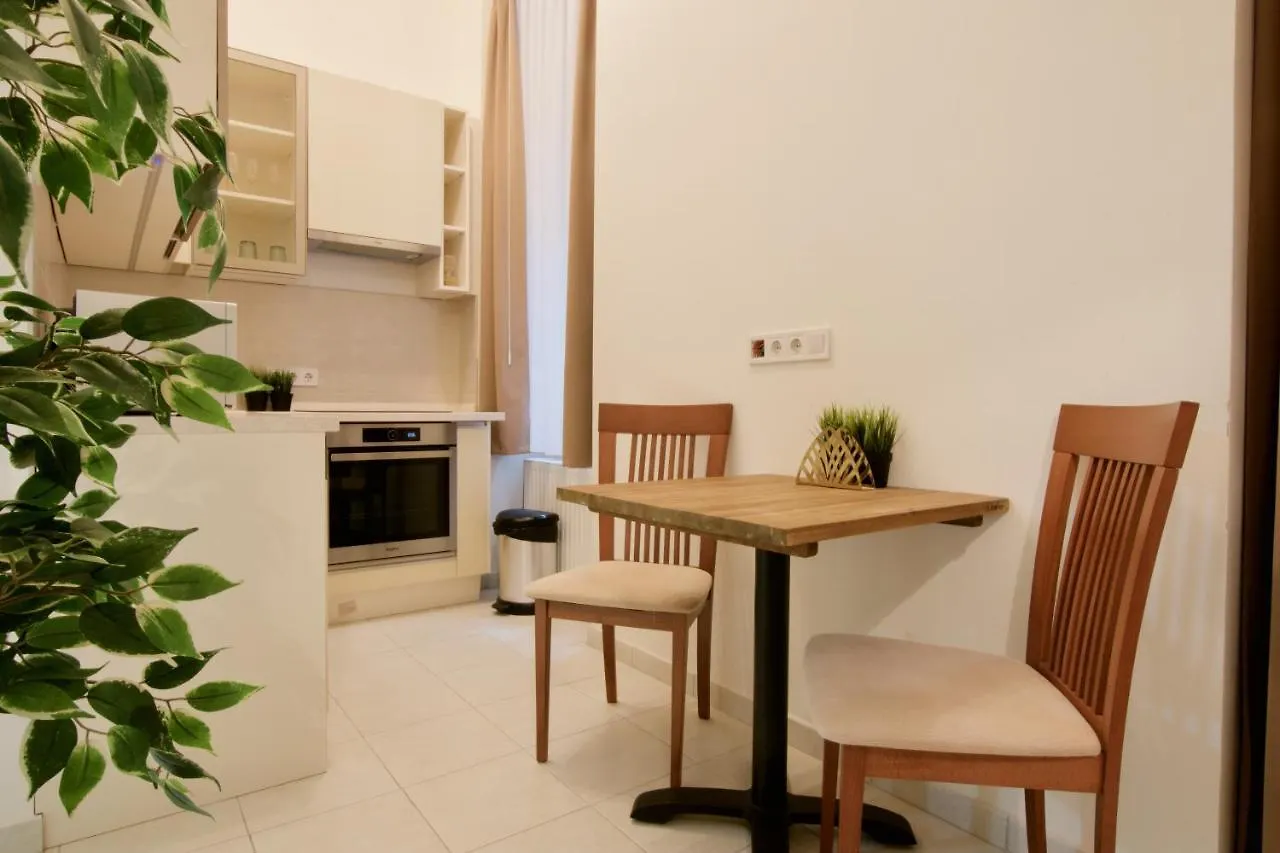 Premium Apartments By Hi5 - Elegant Suites Budapest