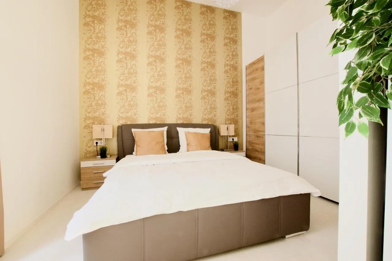 Premium Apartments By Hi5 - Elegant Suites Budapest 0*,