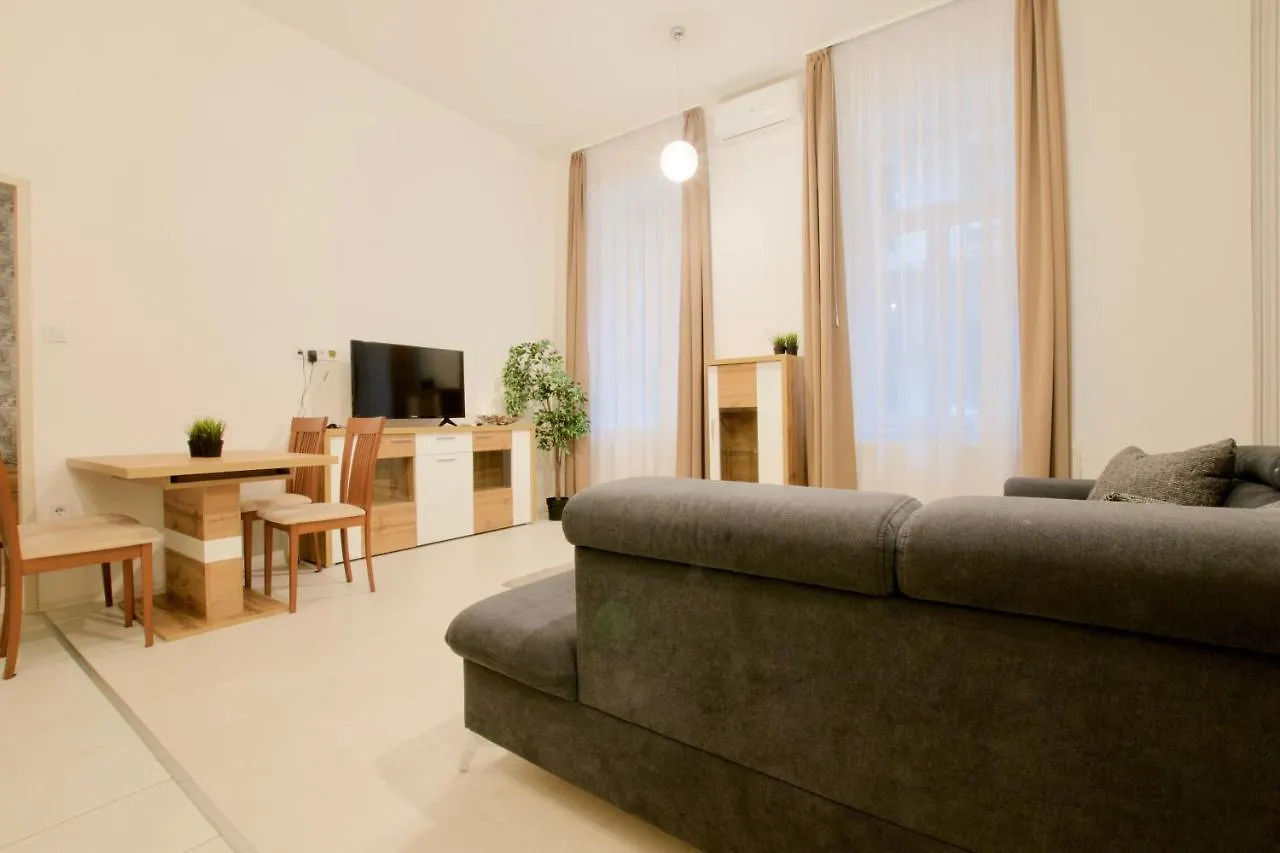 Premium Apartments By Hi5 - Elegant Suites Budapest Hungary