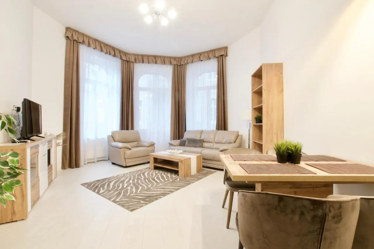Premium Apartments By Hi5 - Elegant Suites Budapest